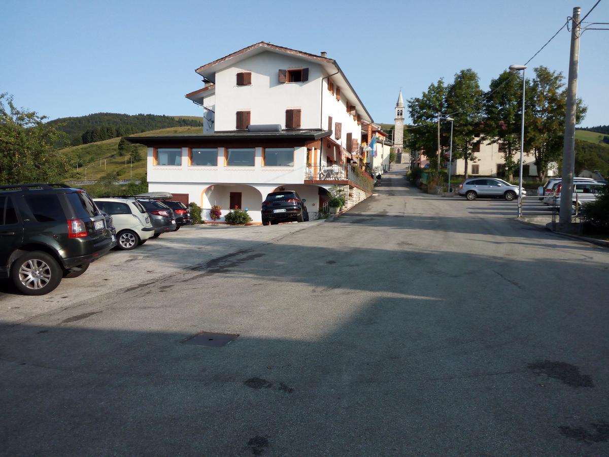 Albergo Al Pino Enego Buitenkant foto